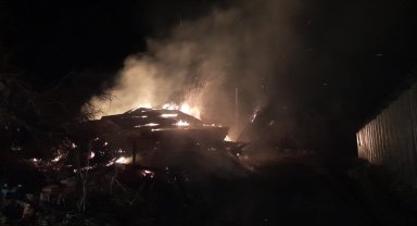 Samanlıkta çıkan yangında bin 200 balya kül öldü