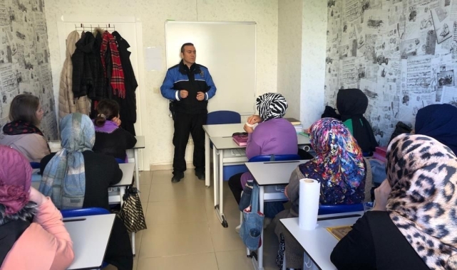 Samsun polisi suçlara karşı vatandaşları bilgilendirdi