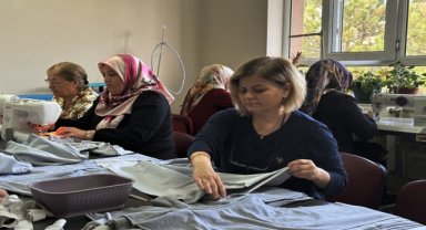 "Şehit Şerife Bacı'nın torunları" Gazze için giysi ve battaniye üretiyor