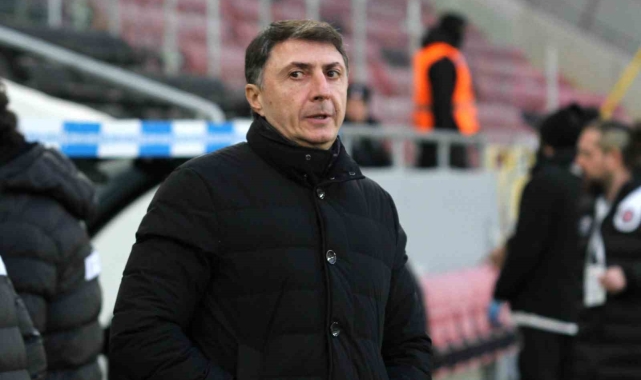 Shota Arveladze: "Bu sahada sadece biz oynamadık ama saha bazen çabuk oyunlara müsaade etmiyor"