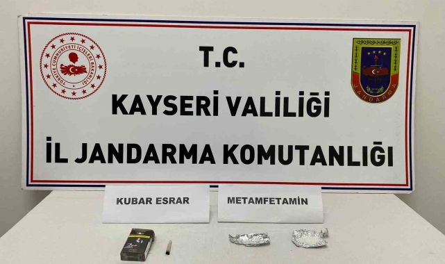 Sigara kağıdına sarılı uyuşturucu yakalandı