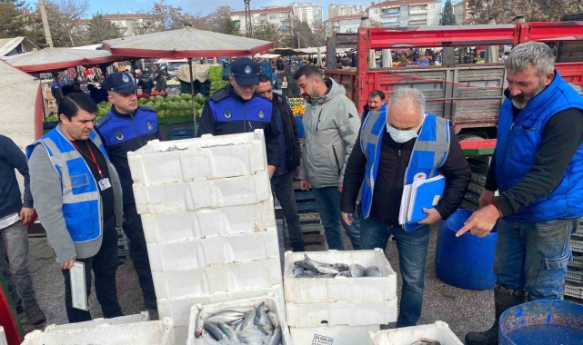 Sincan'da zabıta ekipleri balık denetiminde