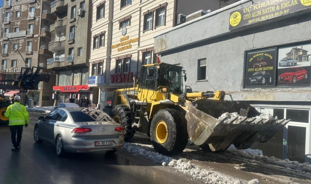 Şırnak Belediyesi kar temizleme çalışmalarına başladı