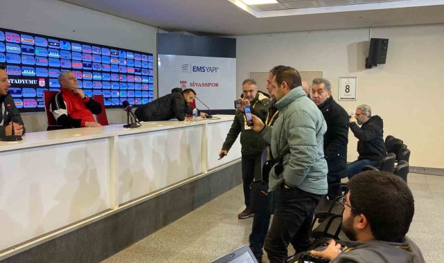Sivas'ta basın mensuplarından Sumudica'ya protesto
