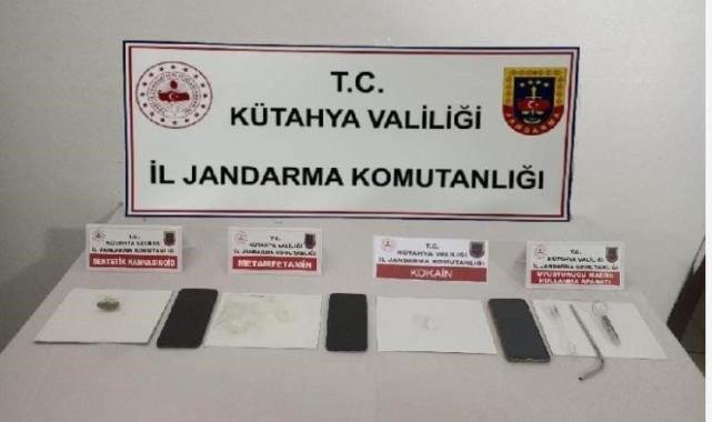 Sosyal medyadan uyuşturucu satıcılarına tepki gösteren şahıs uyuşturucuyla yakalandı