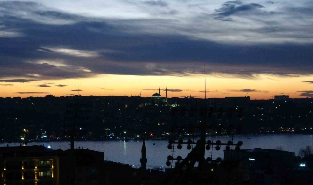 Taksim'de gün batımı hayran bıraktı