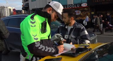 Taksim'de yılın ilk ticari taksi denetimi yapıldı: 5 sürücüye 32 bin TL ceza