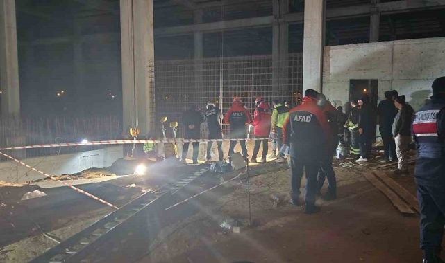 Tekirdağ'da fabrika inşaatında göçük: 2 işçi toprak altında kaldı