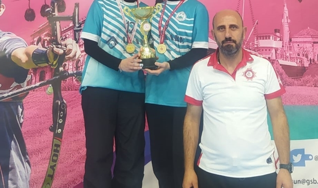 Tekkeköylü öğrenciler Floor Curling'de il birincisi