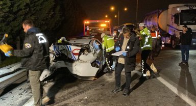 TEM Otoyolu'nda kovalamaca kazayla bitti: 14 göçmen, 4 polis yaralı