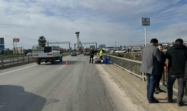 Tır, motosiklete çarptı: 1 ölü