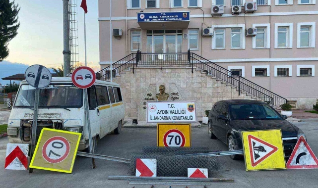 Trafik levhası hırsızları jandarmaya takıldı