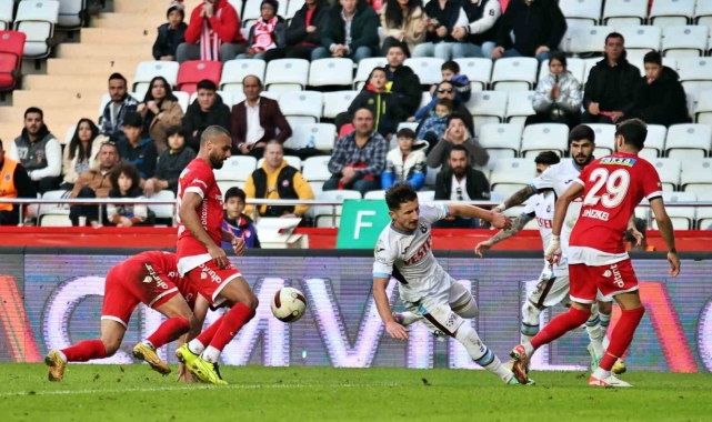 Trendyol Süper Lig: Antalyaspor: 1 - Trabzonspor: 1