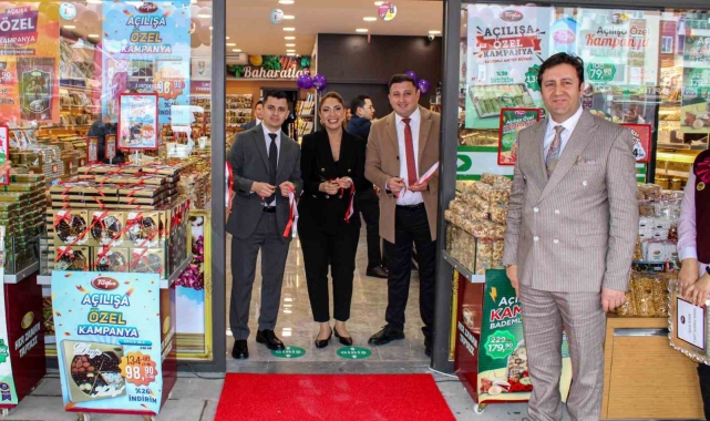 Tuğba Kuruyemiş, 113. şubesini Antalya'da açtı