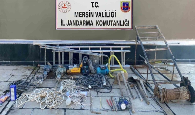 Tünel sistemiyle define arayan 8 şüpheli yakalandı