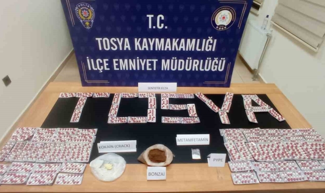 Tutuklandı, arkadaşına teslim ettiği çantada uyuşturucu ele geçirildi: 3 gözaltı
