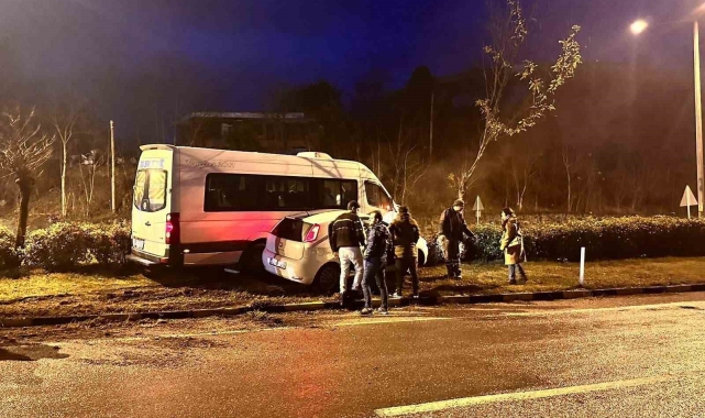 Üç kişinin yaralandığı kaza güvenlik kamerasında
