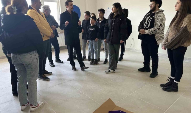 Üniversiteli öğrencilerden kütüphane