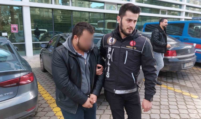 Uyuşturucu ticaretine 1 tutuklama, 1 ev hapsi