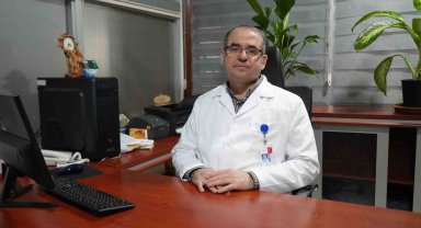 Uzmanından gençlere ve çocuklara uyarı: Uzun süre bilgisayar başında kalmak skolyozu tetikliyor