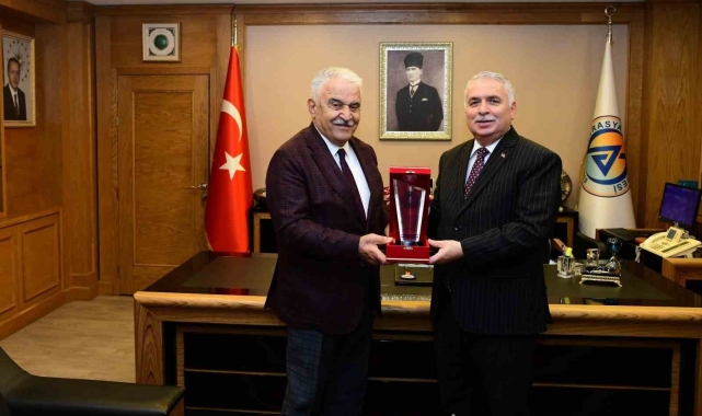 Vali Yıldırım Avrasya Üniversitesi'ni gezdi