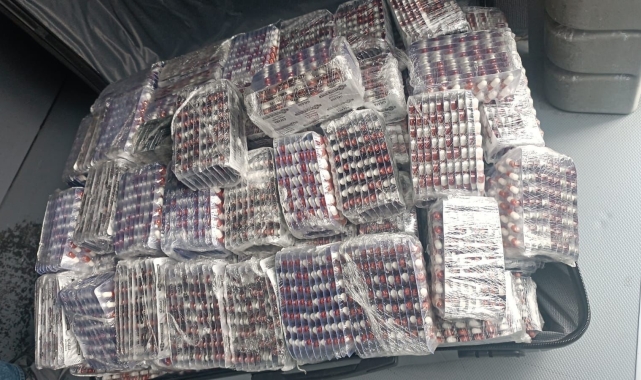 Valizler içinde 34 bin 650 adet sentetik ecza ile yakalanan 3 kişi serbest bırakıldı
