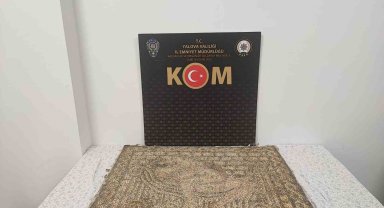 Yalova'da Roma dönemine ait taş mozaik tablo ele geçirildi