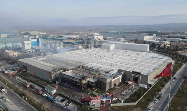 Yangında zarar gören porselen fabrikası için 'geçmiş olsun' mesajı