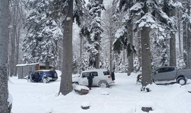 Yolda kalanları Offroadçılar kurtardı