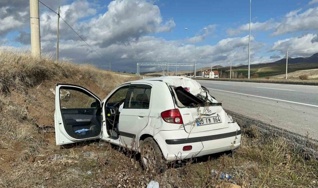 Yolda uçan poşet kazaya neden oldu, 3 kişi yaralandı