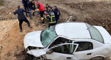 Yoldan çıkan otomobil hurdaya döndü: 1 ölü, 3 yaralı