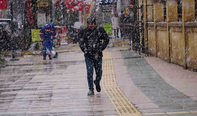 Yozgat'ta kar yağışı etkili oldu