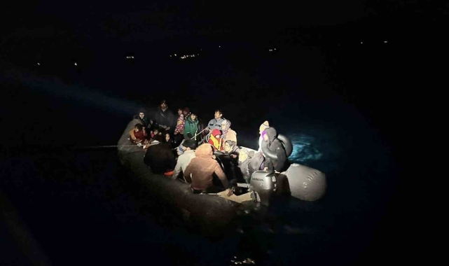 Yunan unsurlarınca ölüme terk edilen 36 kaçak göçmen kurtarıldı