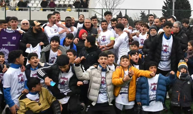 Yuntdağspor ve Horozköyspor'un Şampiyonluk Kupaları Başkan Çerçi'den