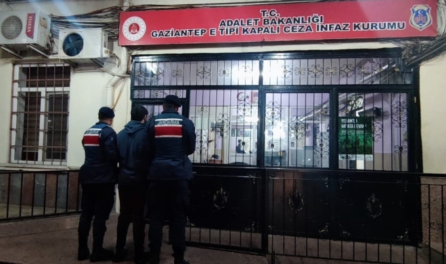 Yurda kaçak girmeye çalışan terörist sınırda yakalandı