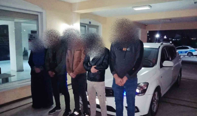 Yurda kaçak yollardan giren yabancı uyruklu 4 kişi yakalandı