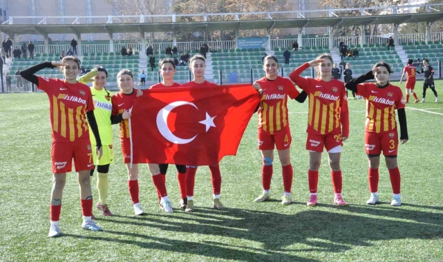 Zeynep Bilir'den gol sonrası asker selamı
