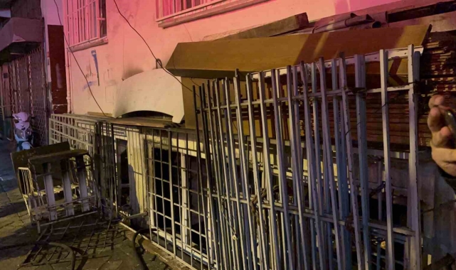 Zeytinburnu'nda solunum cihazı evi yaktı: 1 yaralı