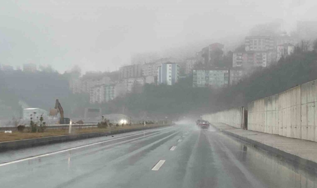 Zonguldak'ta sis ve yağmur etkili oldu