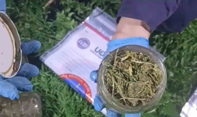 10 ayrı kavanoz içinde bin 283 gram kubar esrar ele geçirildi