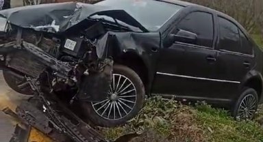 2 otomobil çarpıştı: 1 yaralı