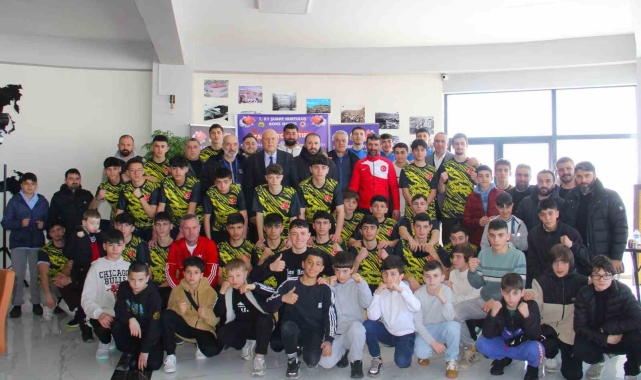 21 Şubat Kurtuluş Boks Gecesi heyecanlı anlara sahne oldu