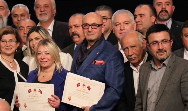 25 yıllık gayrimenkul danışmanlarına 'Onur Belgesi' verildi