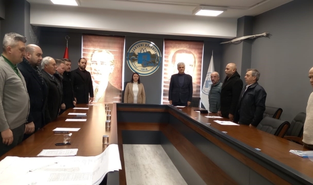 6 Şubat afetinde hayatını kaybedenler belediye meclisinde yad edildi