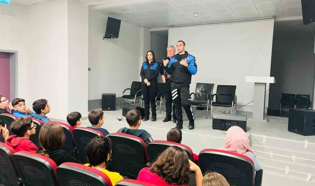 Adana&#039;da öğrencilere akran zorbalığı eğitimi