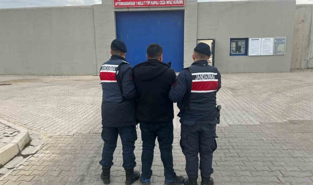 Afyonkarahisar'da araması bulunan şahıs yakalandı