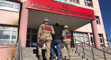 Ağrı'da çeşitli suçlardan aranan 6 firari yakalandı