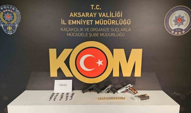 Aksaray&#039;da polisin operasyonunda silahlar ve tarihi eser ele geçirildi