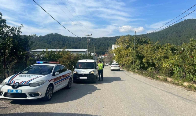Alanya'da 25 araç trafikten men edildi
