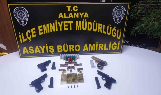 Alanya'da 26 ruhsatsız silah ve 155 fişek ele geçirildi
